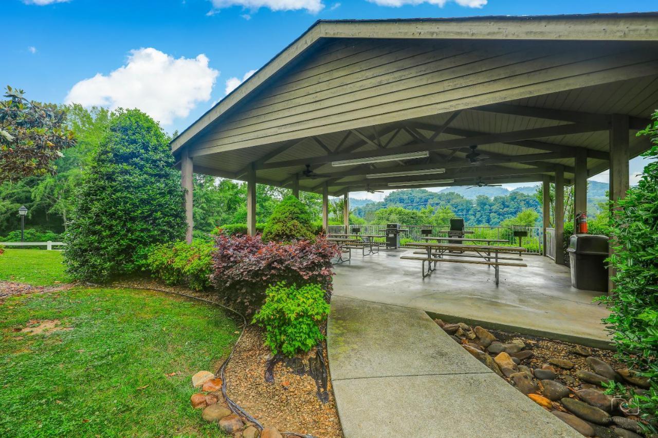 Apartamento Kickin Back Whispering Pines 343 Pigeon Forge Exterior foto